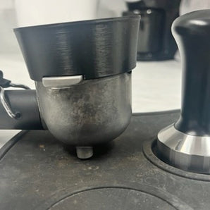 Lejek do portafiltra przeznaczony do DeLonghi EC155M