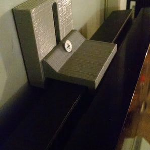 Uchwyt antypoślizgowy PS4 na ścianę