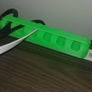 Uchwyt na kabel z zatrzaskiem