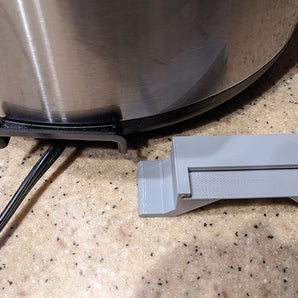 Instant Pot IP-LUX: Praktyczny uchwyt na przewód dla uporządkowanego przechowywania