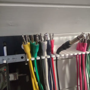 Uchwyt na kable Eurorack Skadis