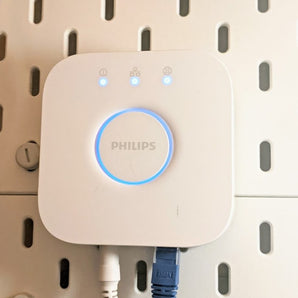 Uchwyt ścienny Philips Hue Hub V2.1 Skadis