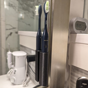 Mocowany do lustra uchwyt na szczoteczkę do zębów Philips One Sonicare