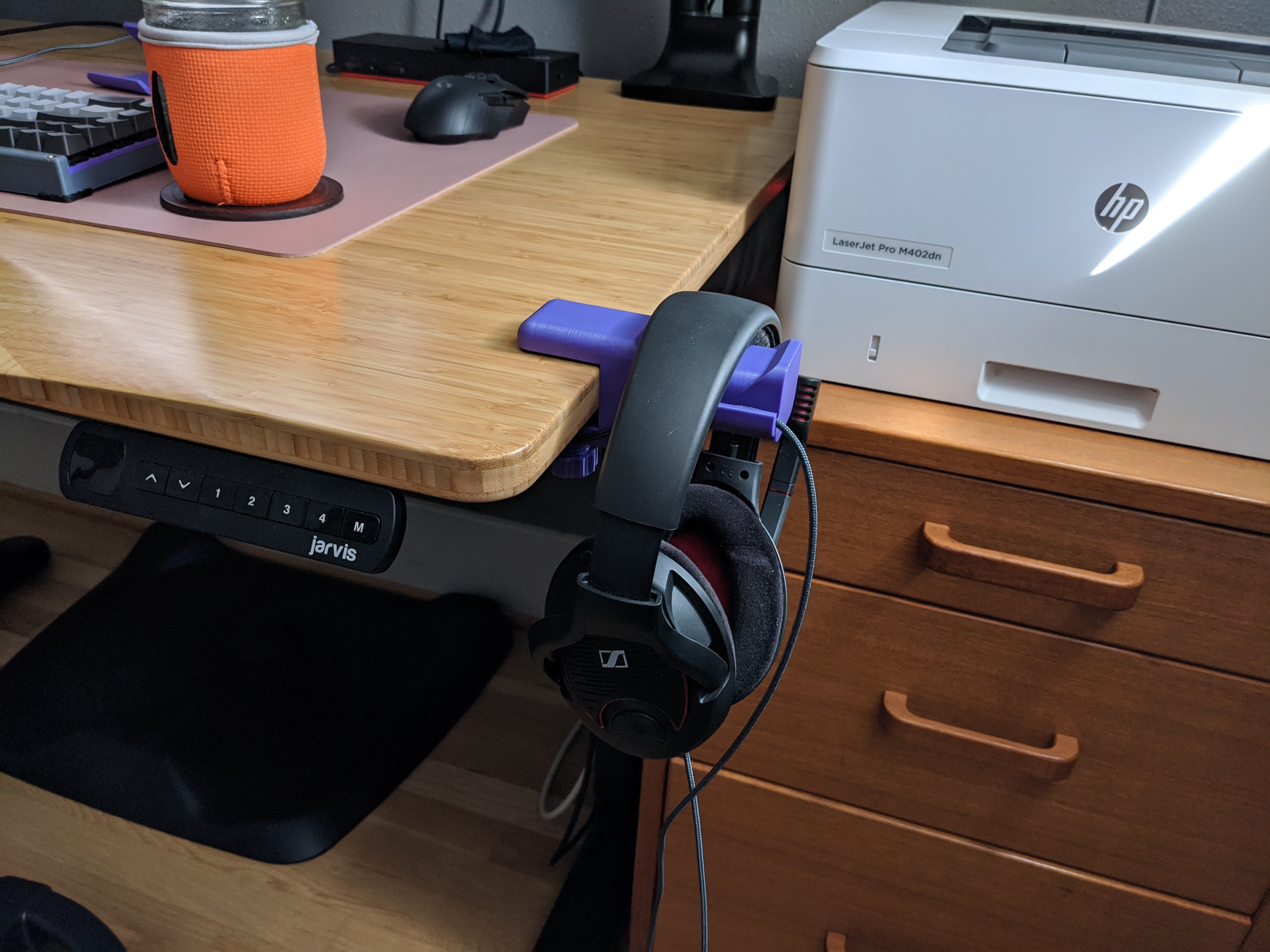 Wieszak na słuchawki montowany na biurku