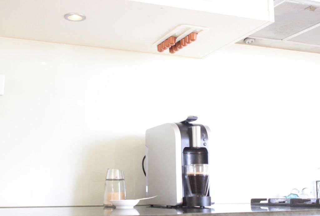 Uchwyt na kapsułki do kawy Abacus Nespresso na ścianę i szafkę