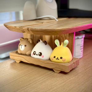 Dekoracyjne figurki zwierząt Bao Kawaii na drewnianej podstawie