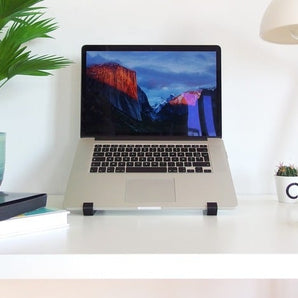 Geometryczny statyw do MacBooka Pro 2016
