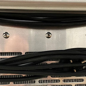 Hak na kabel do efektywnej organizacji przewodów