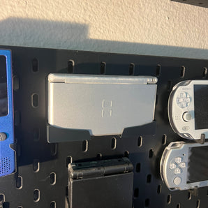 Nintendo DS Lite Skadis Mount V2 – Praktyczne rozwiązanie do przechowywania