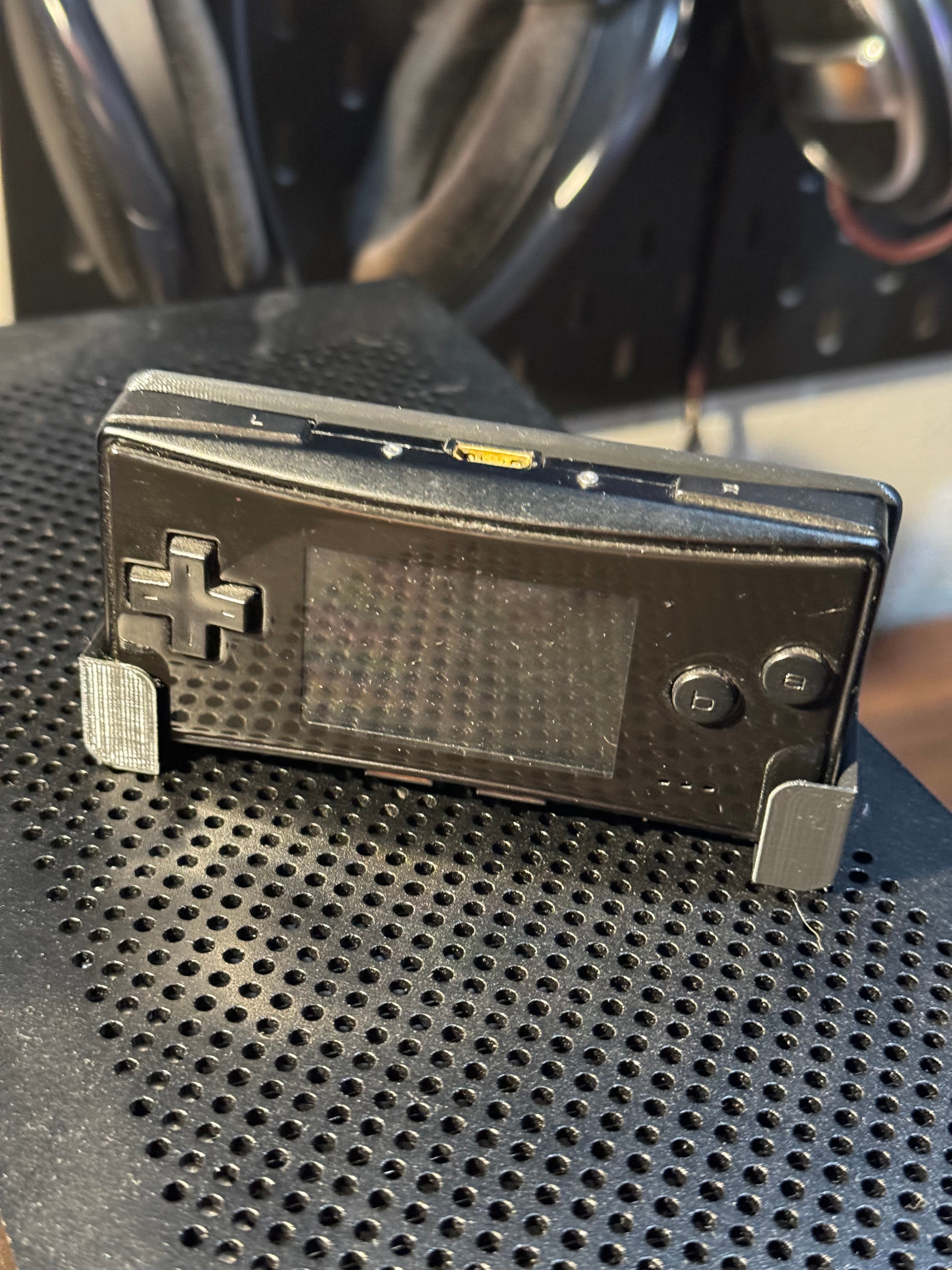 Uchwyt Gameboy Micro do szafki IKEA Skadis