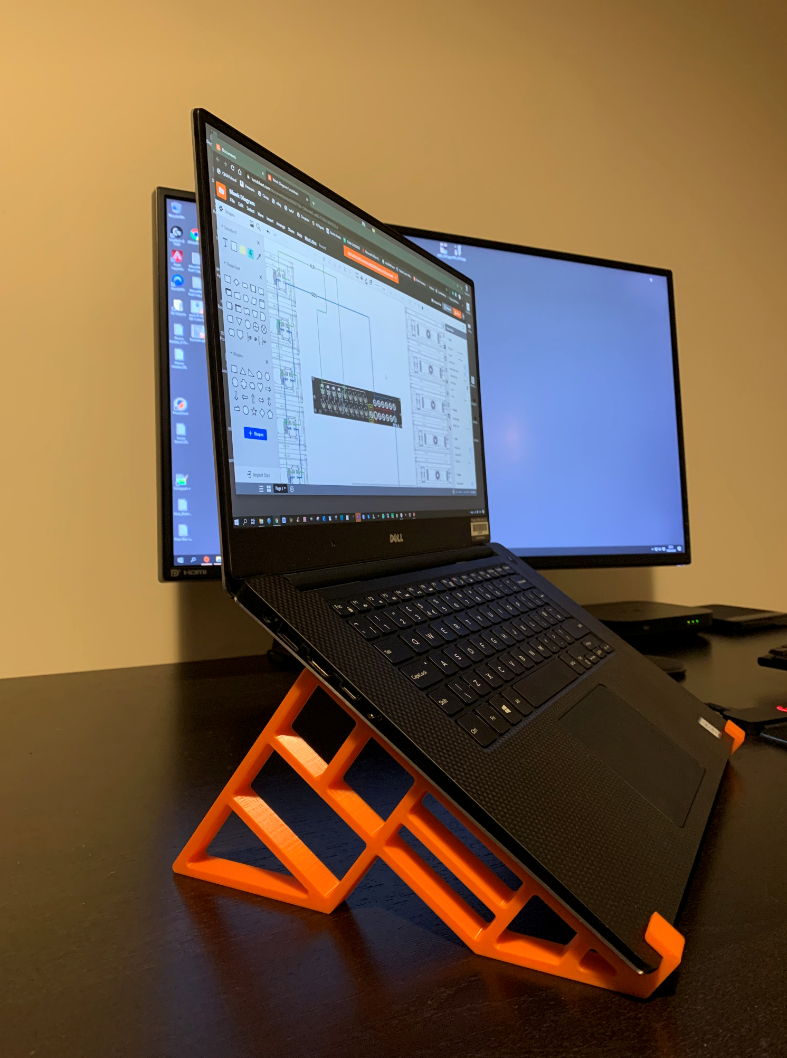 Podstawka pod laptop Dell XPS 15 zapewniająca ergonomiczne ustawienie na biurku