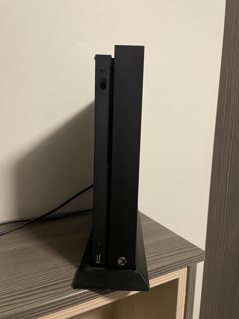 Pionowa podstawka Xbox One X