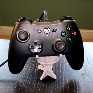 Stylowy stojak na kontroler Xbox w generatywnym stylu