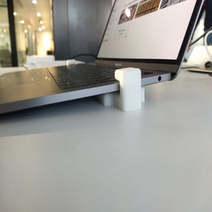 Podpórka / Dock do MacBooka Pro 13 2019