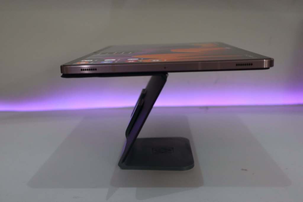 Ruchomy stojak na tablet do Microsoft Surface Pro i Samsung Galaxy Tab S7 z regulowaną podpórką