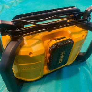 Uchwyt na kabel do radia DeWalt DCR028