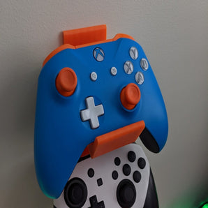 Uchwyt na kontroler montowany na ścianie do 2 gamepadów