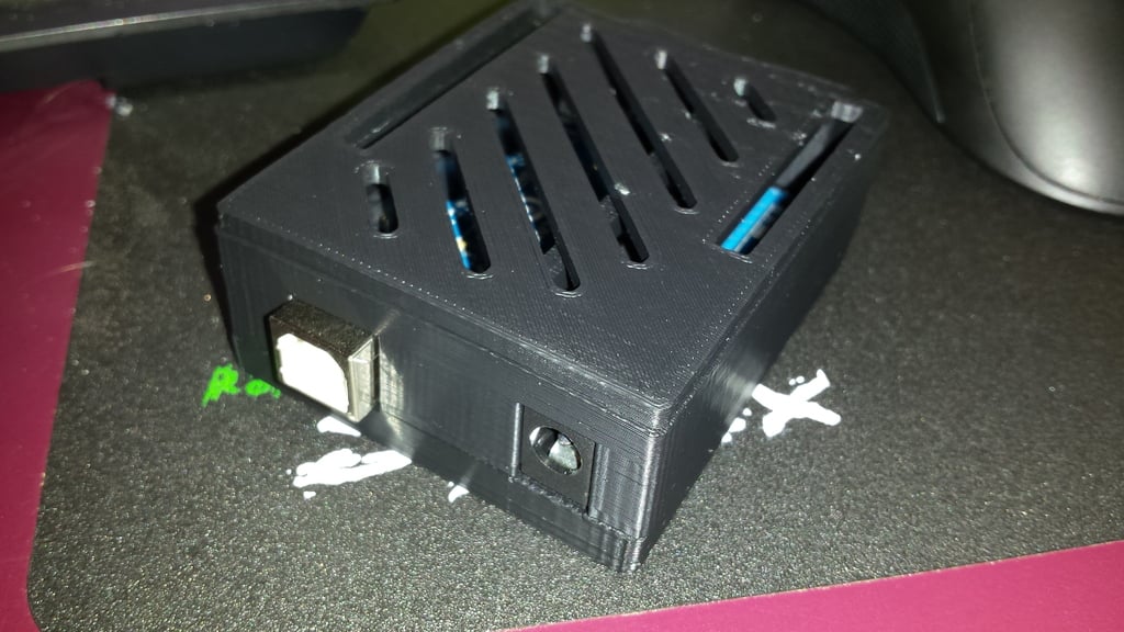 Prosta i funkcjonalna skrzynka dla Arduino Uno i Ethernet