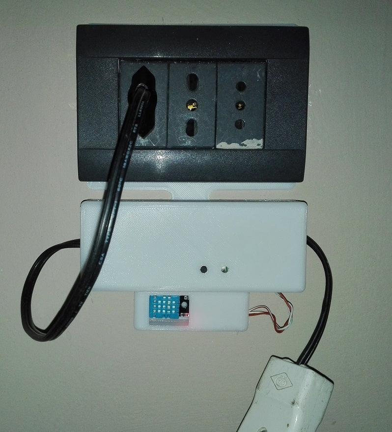 Podstawowy przełącznik Wi-Fi Sonoff do montażu na ścianie zawiera - wersja europejska