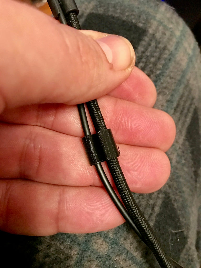 Klips do kabla w kształcie litery S do słuchawek i mikrofonu