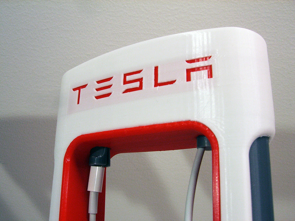 Ładowarka Mini Tesla SuperCharger do iPhone&#39;ów i aparatów fotograficznych