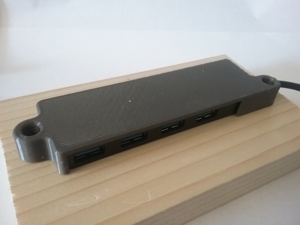 Obudowa koncentratora USB Anker i montaż