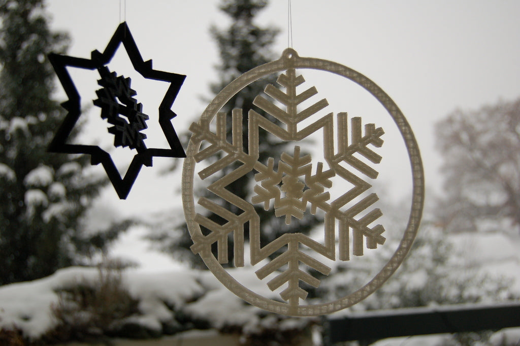 Żyroskopowa dekoracja ze śniegu