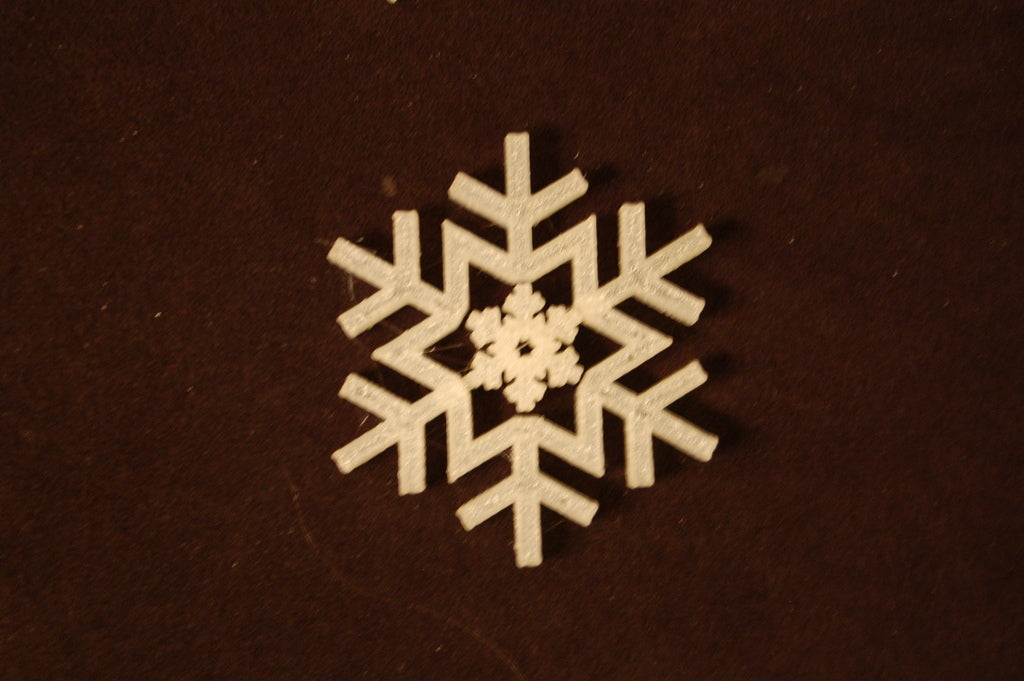 Żyroskopowa dekoracja ze śniegu