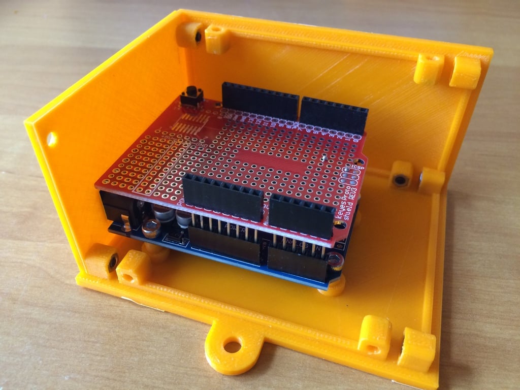 Pudełko Arduino Uno z dodatkowym miejscem na tarczę rozwojową