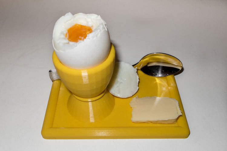 Kubek na jajka z talerzem i uchwytem na łyżkę
