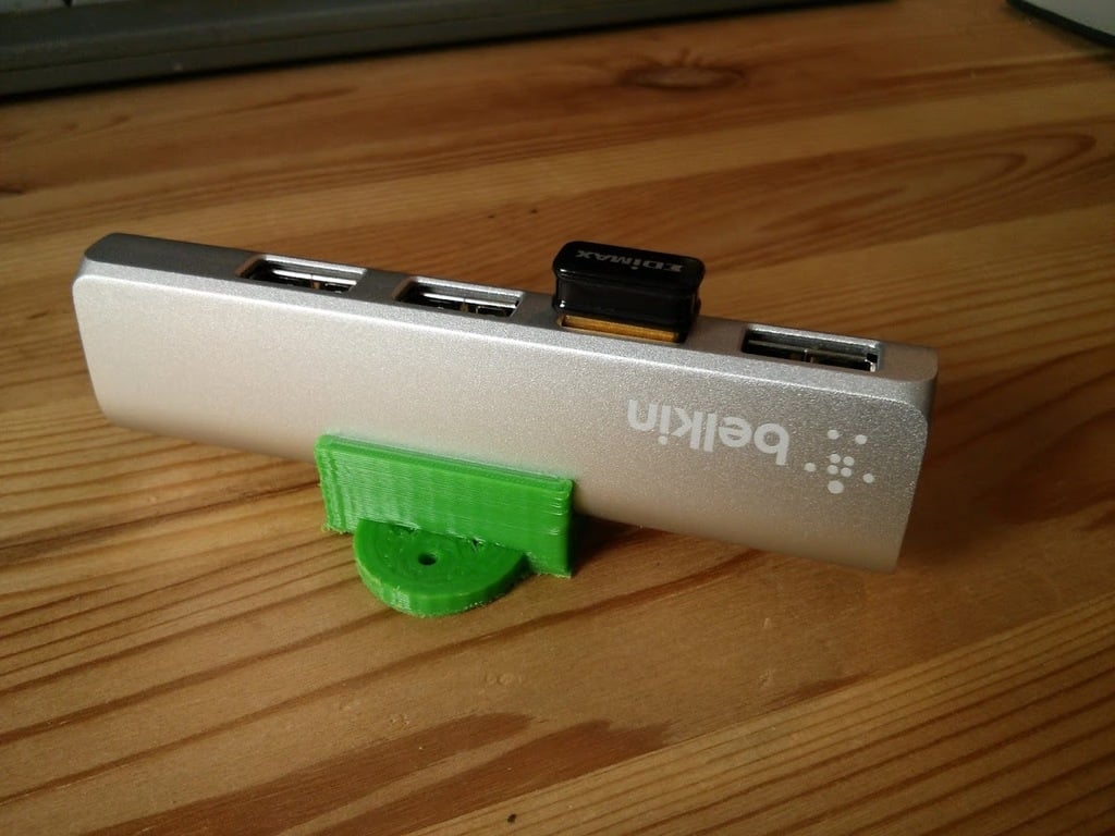 Uchwyt do mocowania koncentratora USB firmy Belkin