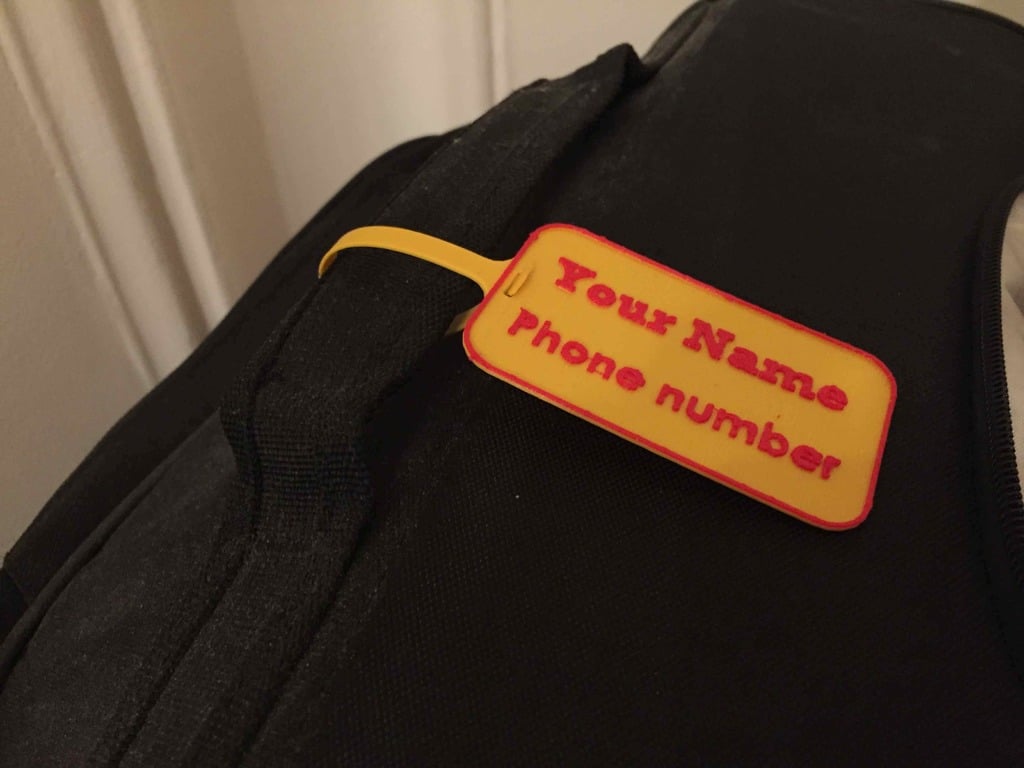 Etykieta bagażowa do personalizacji z imieniem i nazwiskiem oraz numerem telefonu