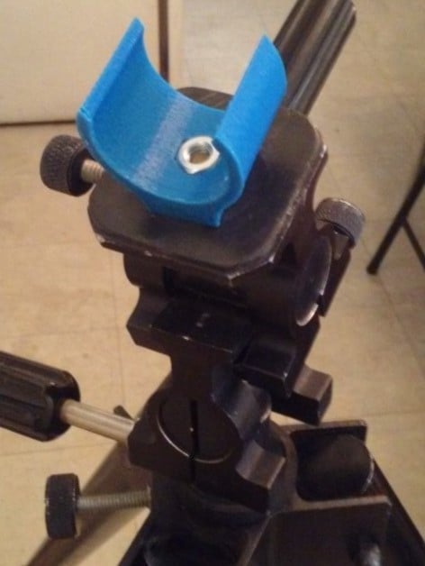 Parametryczny uchwyt stojakowy do lornetki/teleskopu