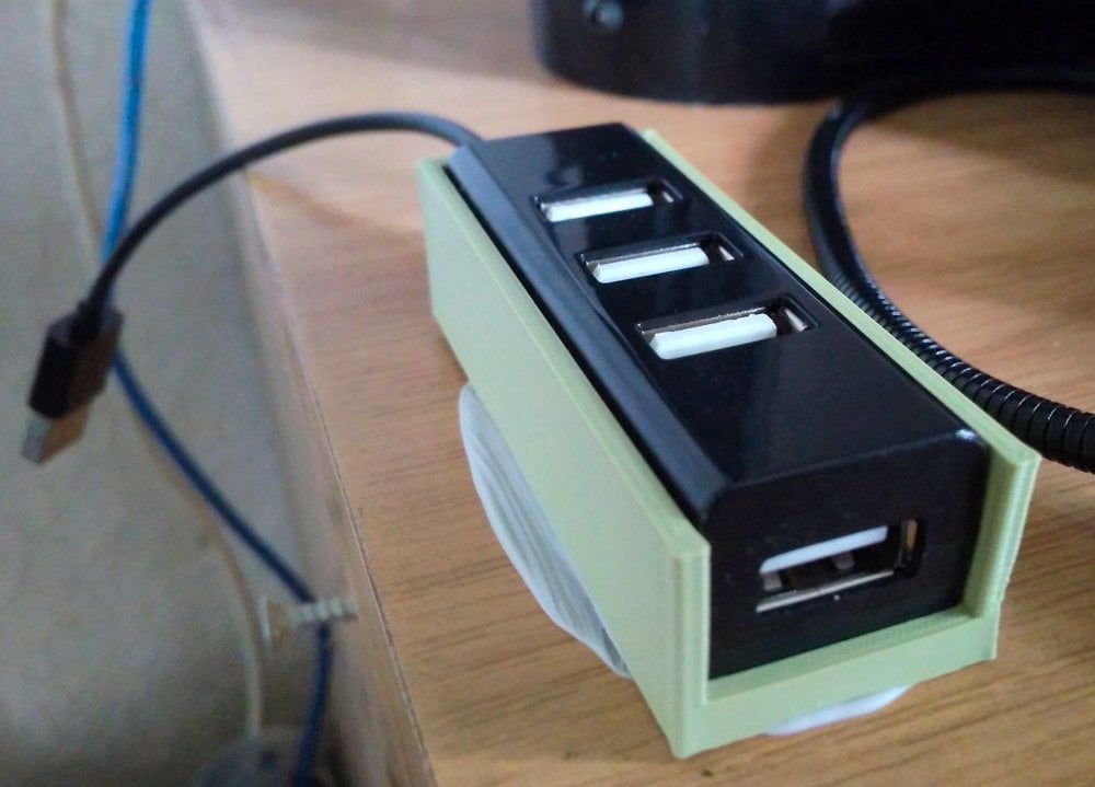 Uchwyt koncentratora USB do komputera
