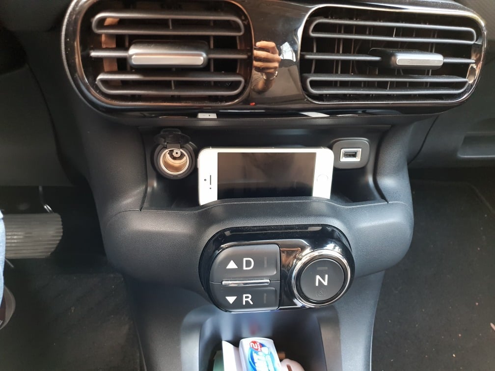 Prosty uchwyt na telefon do samochodu Citroen Cactus C4