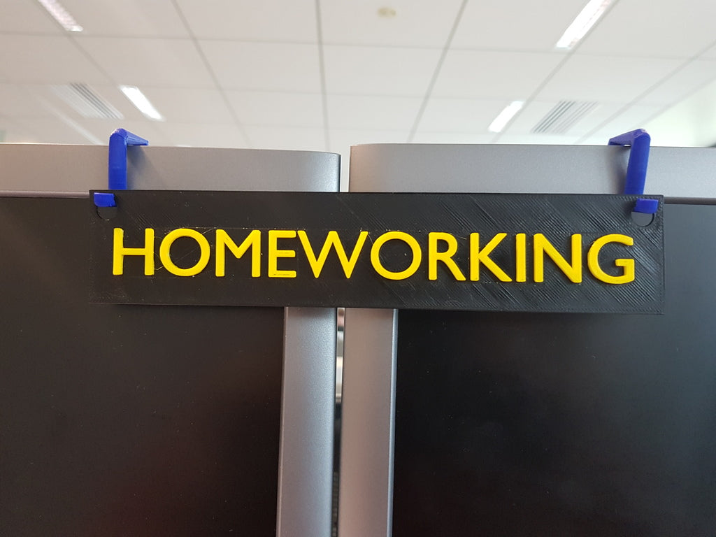 Znaki na ekranie komputera do pracy domowej i poza biurem