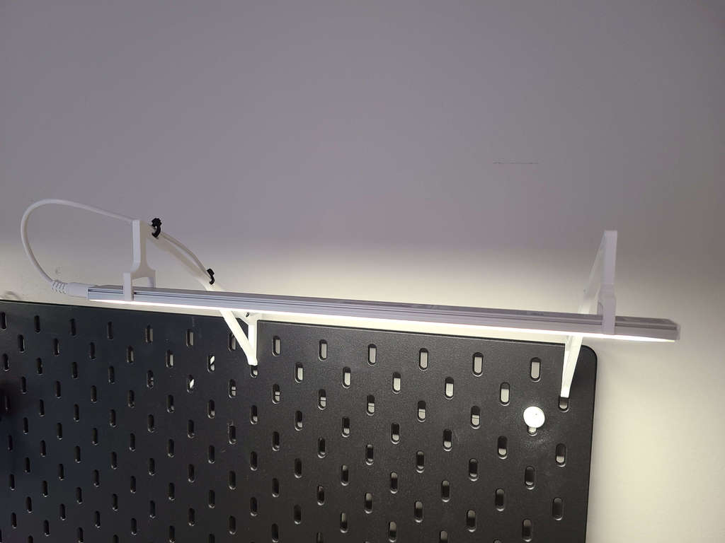 Klips świetlny do tablicy IKEA SKÅDIS do oświetlenia LED pod szafką ASOKO