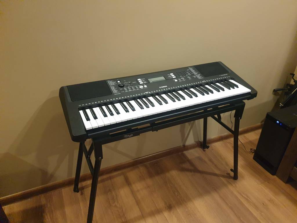 Adapter statywu do pianina Yamaha PSR-363 firmy Stagg