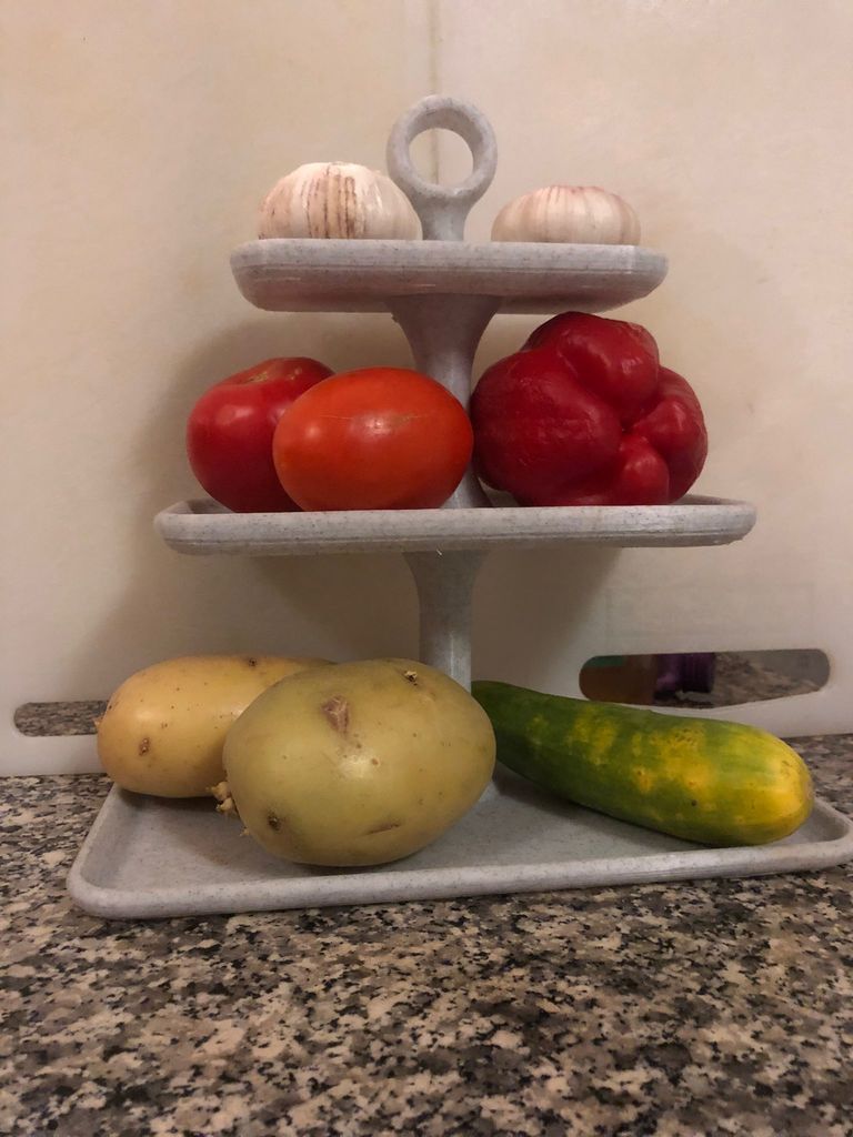 Uchwyt na owoce i warzywa do stołu kuchennego