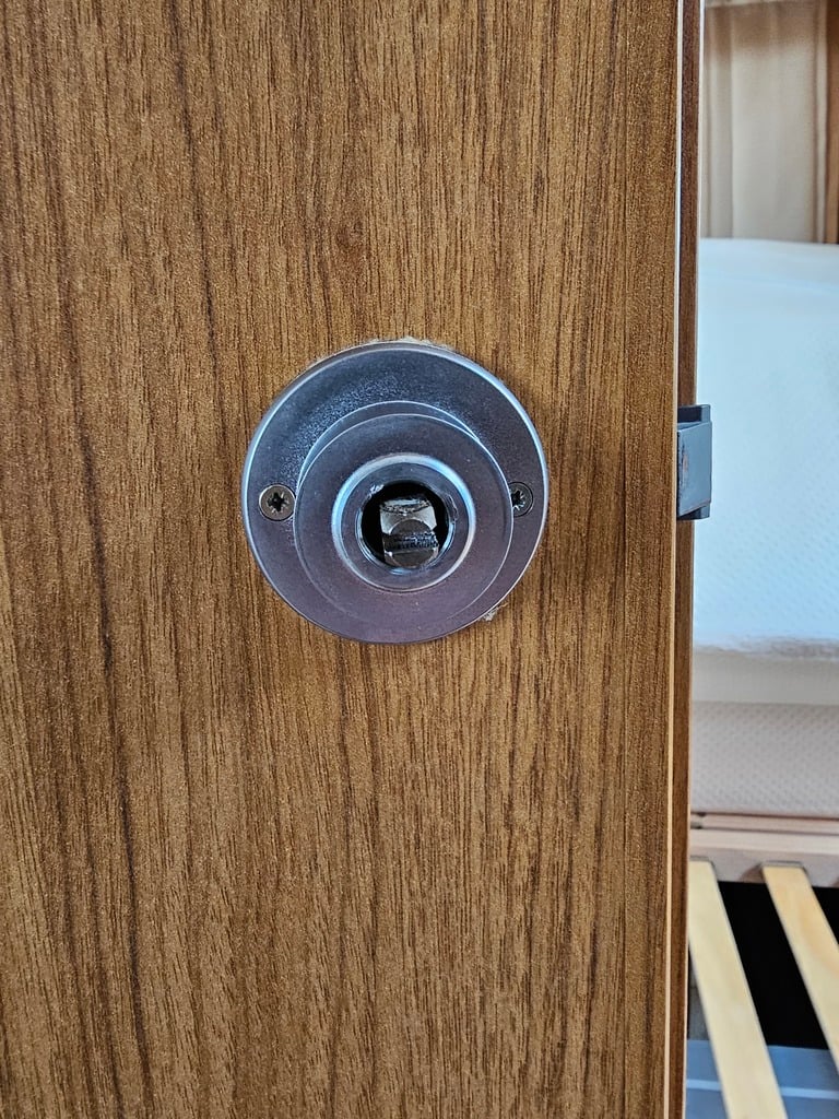 Zapasowa klamka drzwi do przyczepy kempingowej z kwadratową śrubą 7mm