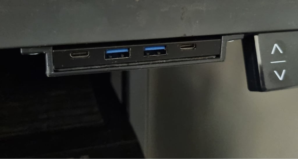 Koncentrator USB Simplecom do montażu pod biurkiem