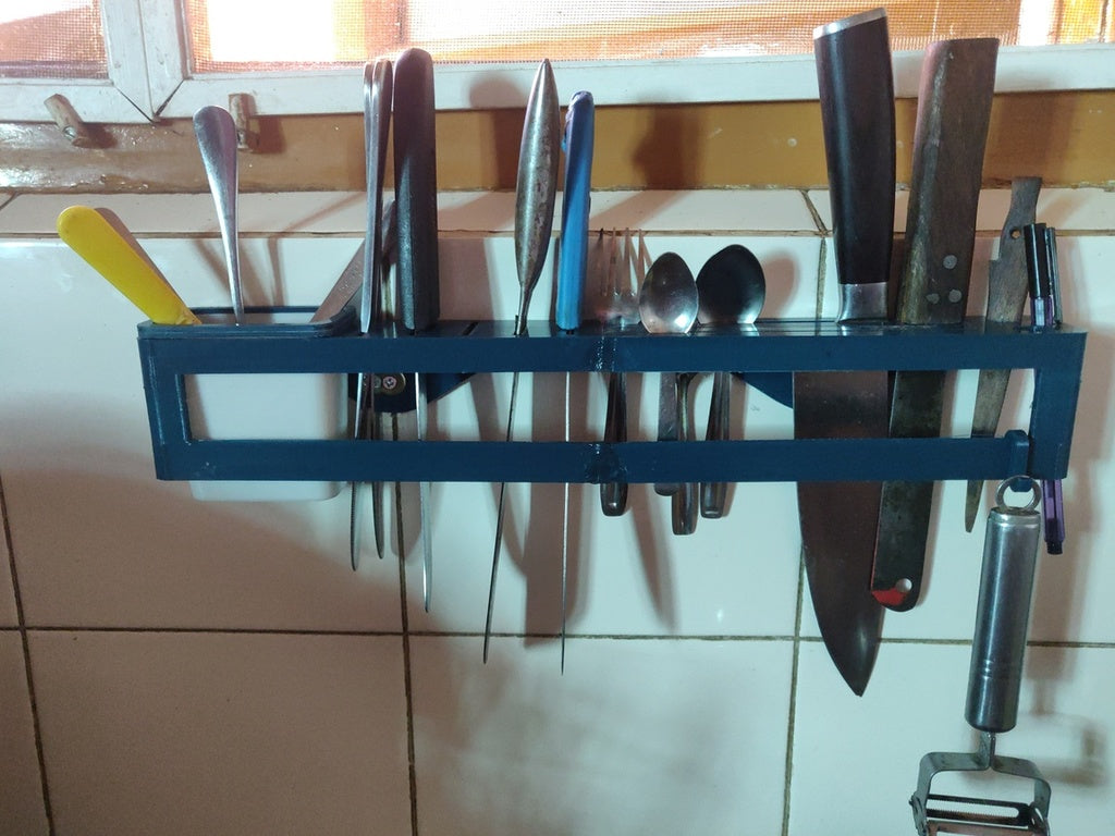 Nóż kuchenny i uchwyt na akcesoria do codziennego użytku