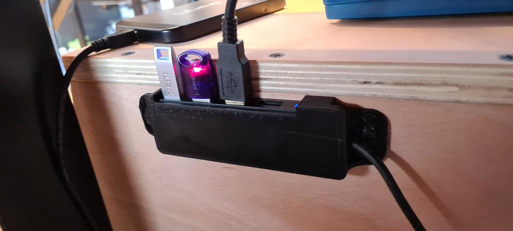 Uchwyt montażowy Anker na 4-portowy koncentrator USB