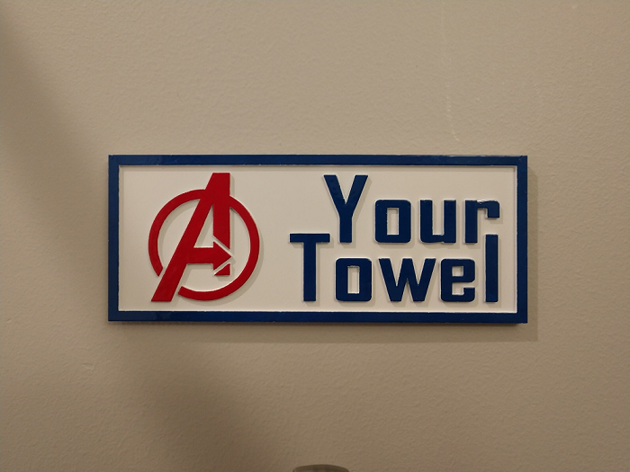 Wieszak na ręczniki Avengers do łazienki
