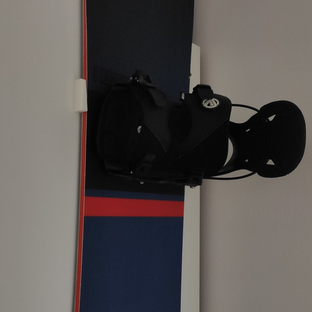 Uchwyt ścienny do deski snowboardowej