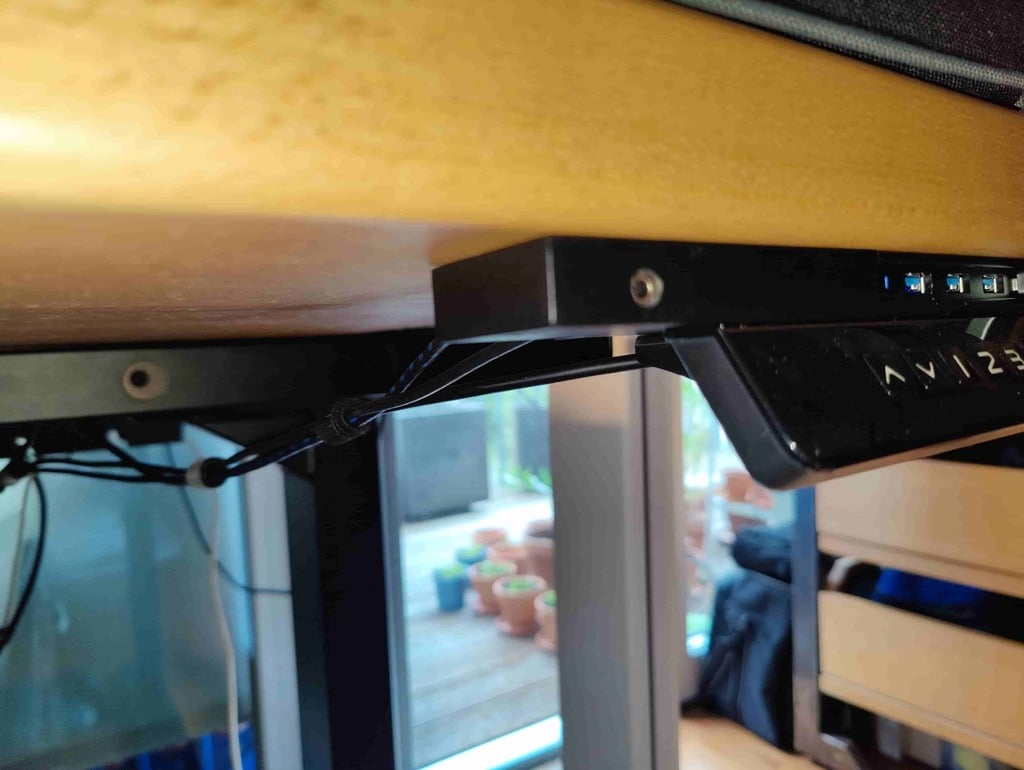 Przedłużacz słuchawek / gniazda audio pod biurkiem i uchwyt Anker USB 3.0 Hub