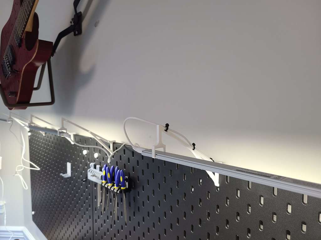 Klips świetlny do tablicy IKEA SKÅDIS do oświetlenia LED pod szafką ASOKO
