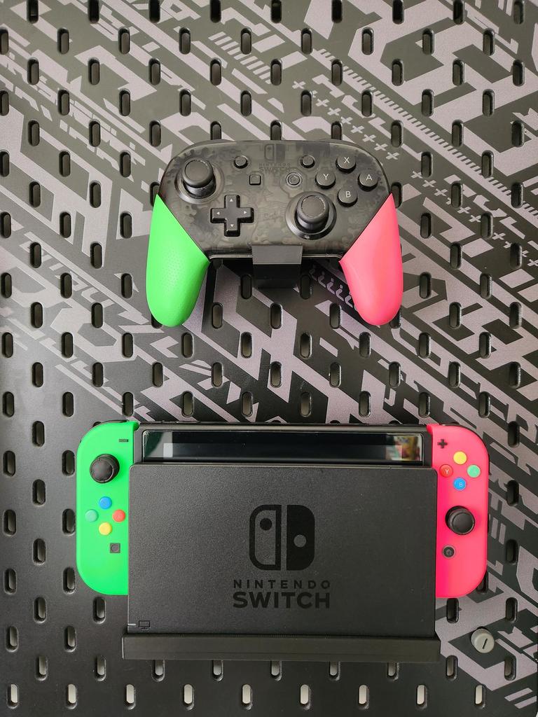 Uchwyt kontrolera Nintendo Switch Pro do tablicy Pegboard Skadis