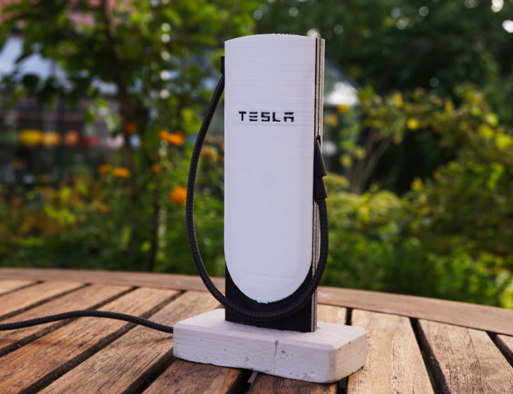 Model ładowarki telefonicznej Tesla V4 Supercharger