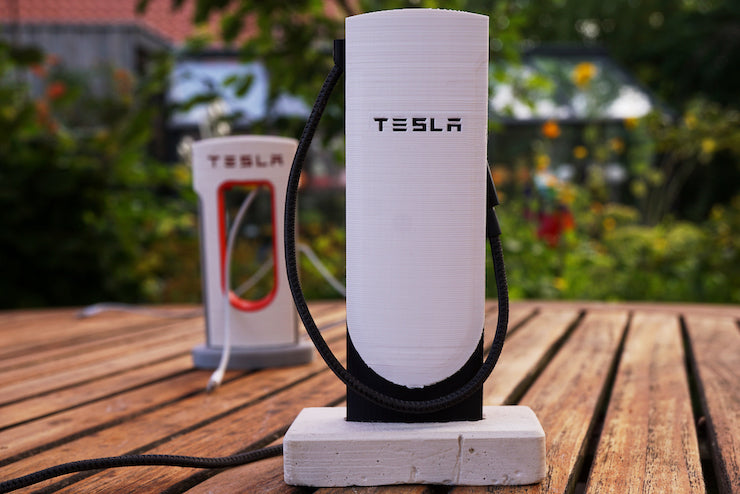 Model ładowarki telefonicznej Tesla V4 Supercharger